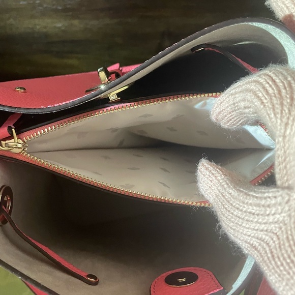Never used Bucket Kate spade bag - Picture 6 of 7